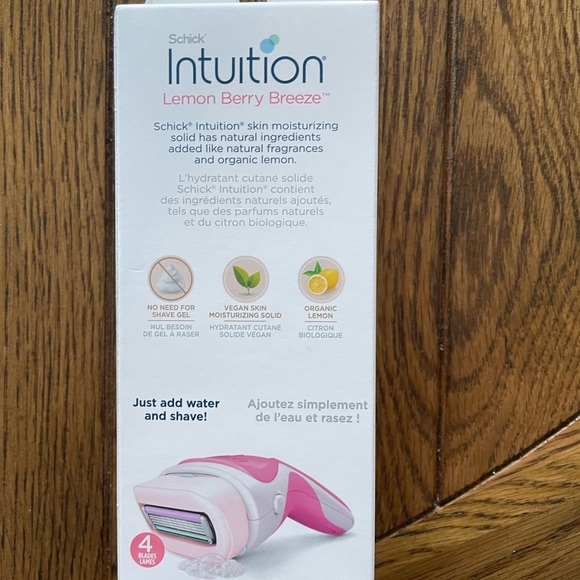 Schick Intuition Razor - Picture 2 of 3